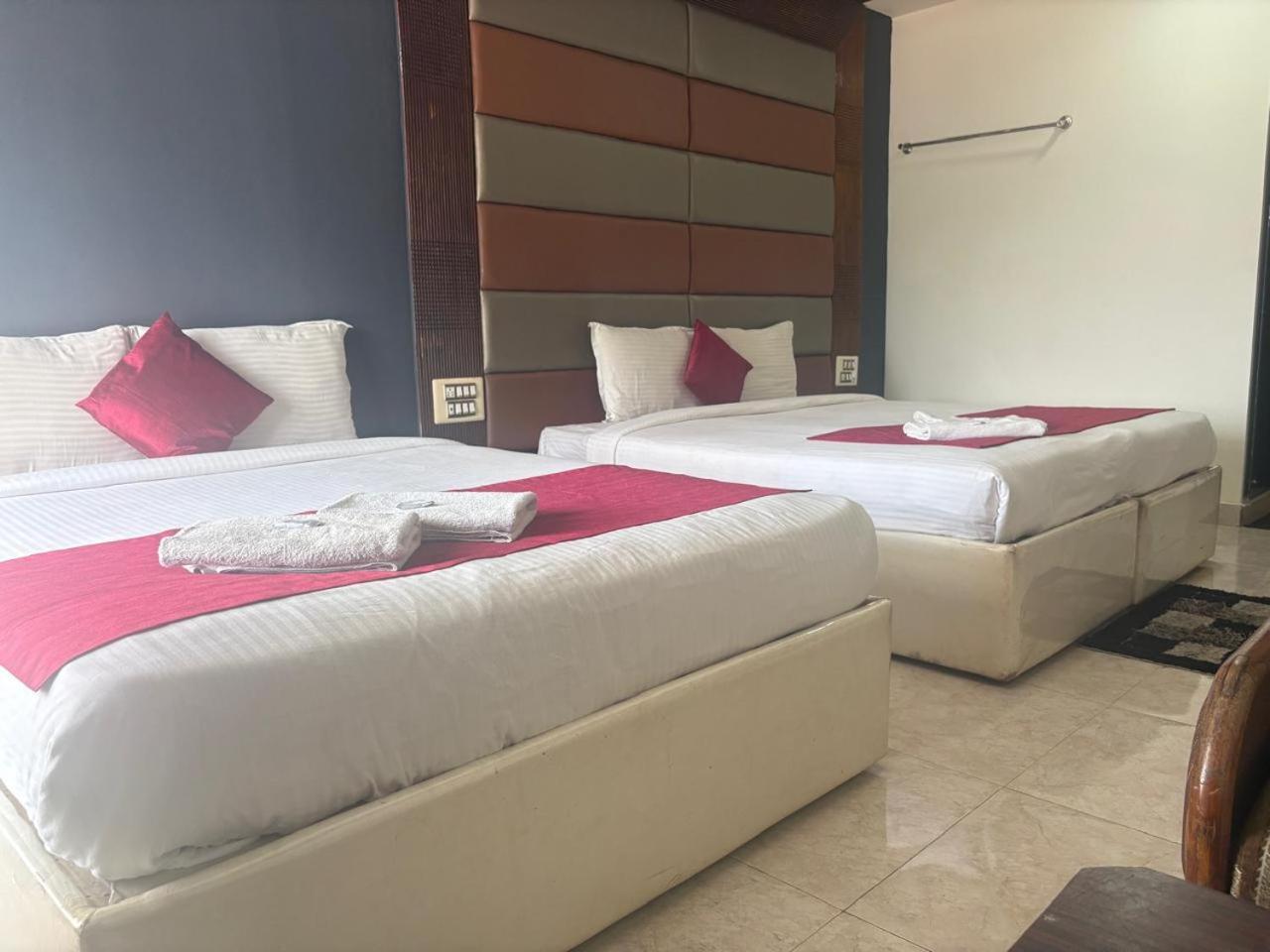Hotel New Rajdarshan Madikeri Exteriér fotografie