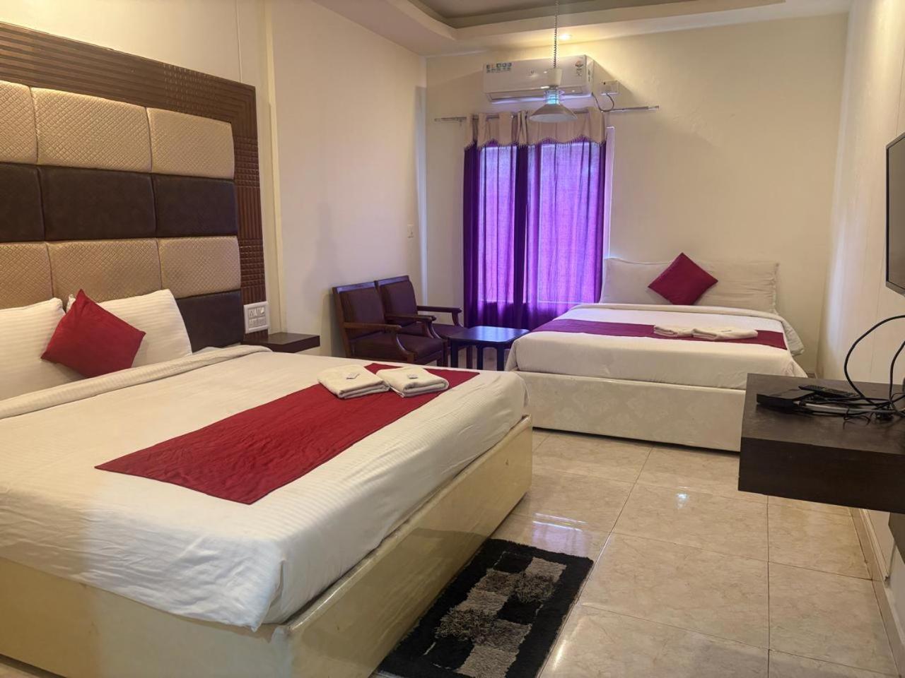 Hotel New Rajdarshan Madikeri Exteriér fotografie